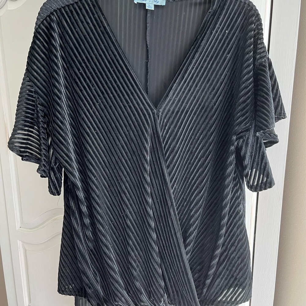 Woman’s size large boutique blouse